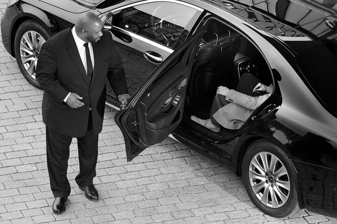 Enjoy The Big City Life With Airport Transfer Service | A1 Bracknell Taxi