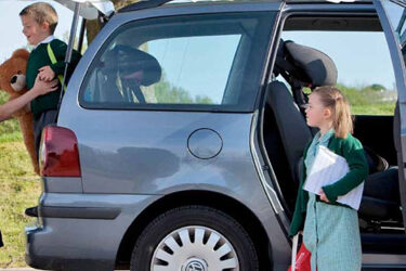 school taxi bracknell